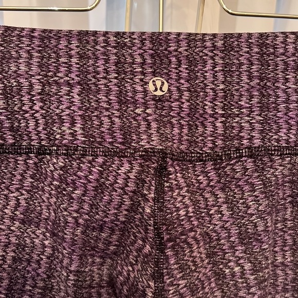 Lululemon  purple leggings sz 4 - Picture 6 of 6